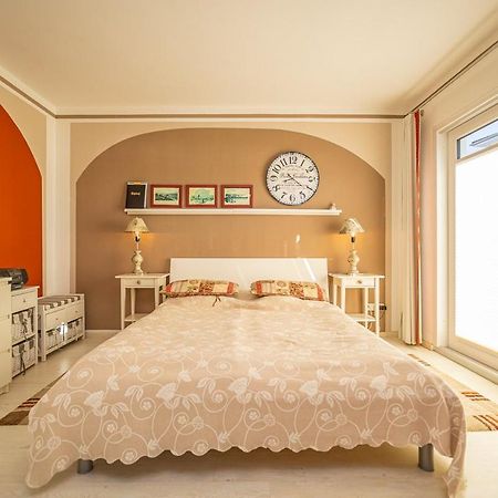 Studio 2 Im Eg Haus Stranddistel, Geschmackvoll Eingerichtete Ferienwohnung Fur 2 Personen In Цингст Экстерьер фото