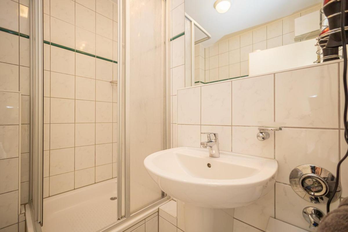 Studio 2 Im Eg Haus Stranddistel, Geschmackvoll Eingerichtete Ferienwohnung Fur 2 Personen In Цингст Экстерьер фото