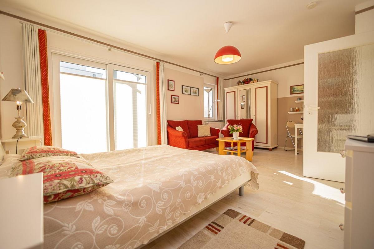 Studio 2 Im Eg Haus Stranddistel, Geschmackvoll Eingerichtete Ferienwohnung Fur 2 Personen In Цингст Экстерьер фото